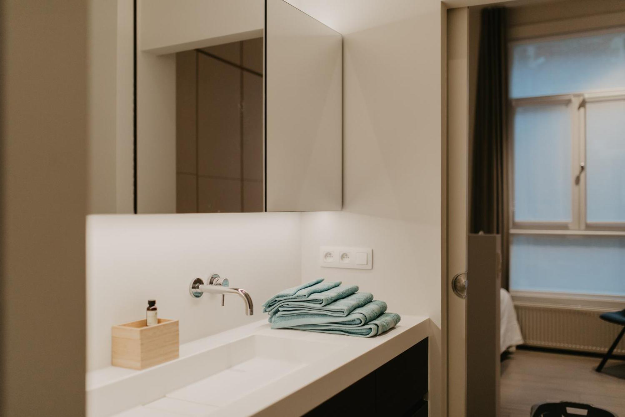 Blue Bird Residence Suite Moriaan アントウェルペン エクステリア 写真